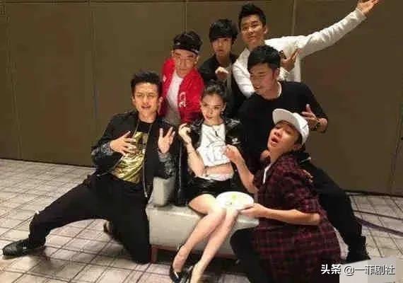 娱乐圈吃新瓜爆料,揭秘明星背后的秘密与真相  第3张 娱乐圈吃新瓜爆料,揭秘明星背后的秘密与真相  第3张